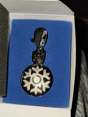 Silver Snowflake Keychain Avon
